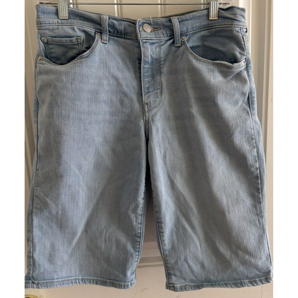 Levi's Women’s Shorts Size 29 Classic Bermuda Shorts Light Wash